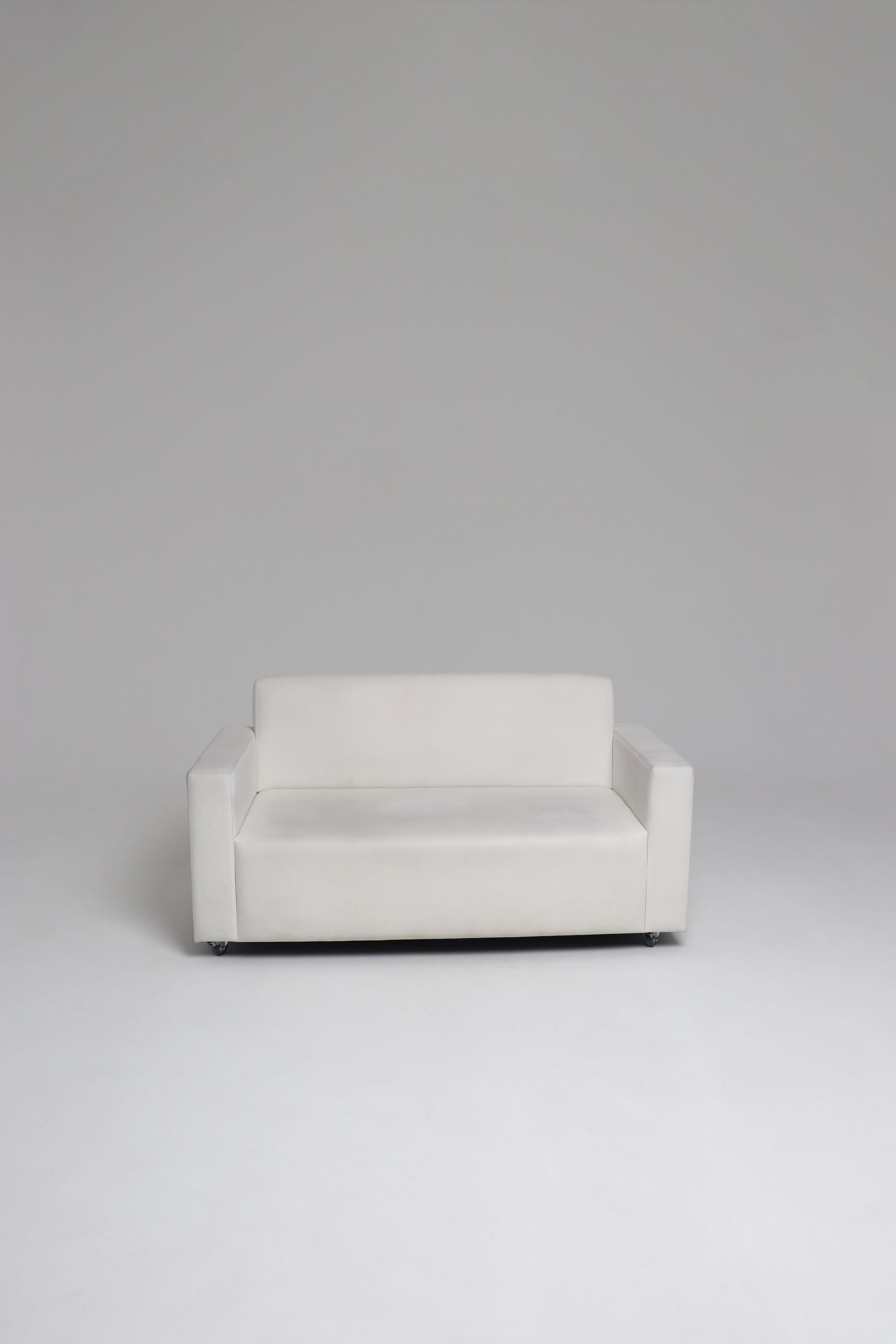 Game-Ready Sofa — Game-Ready / Real-Time PBR