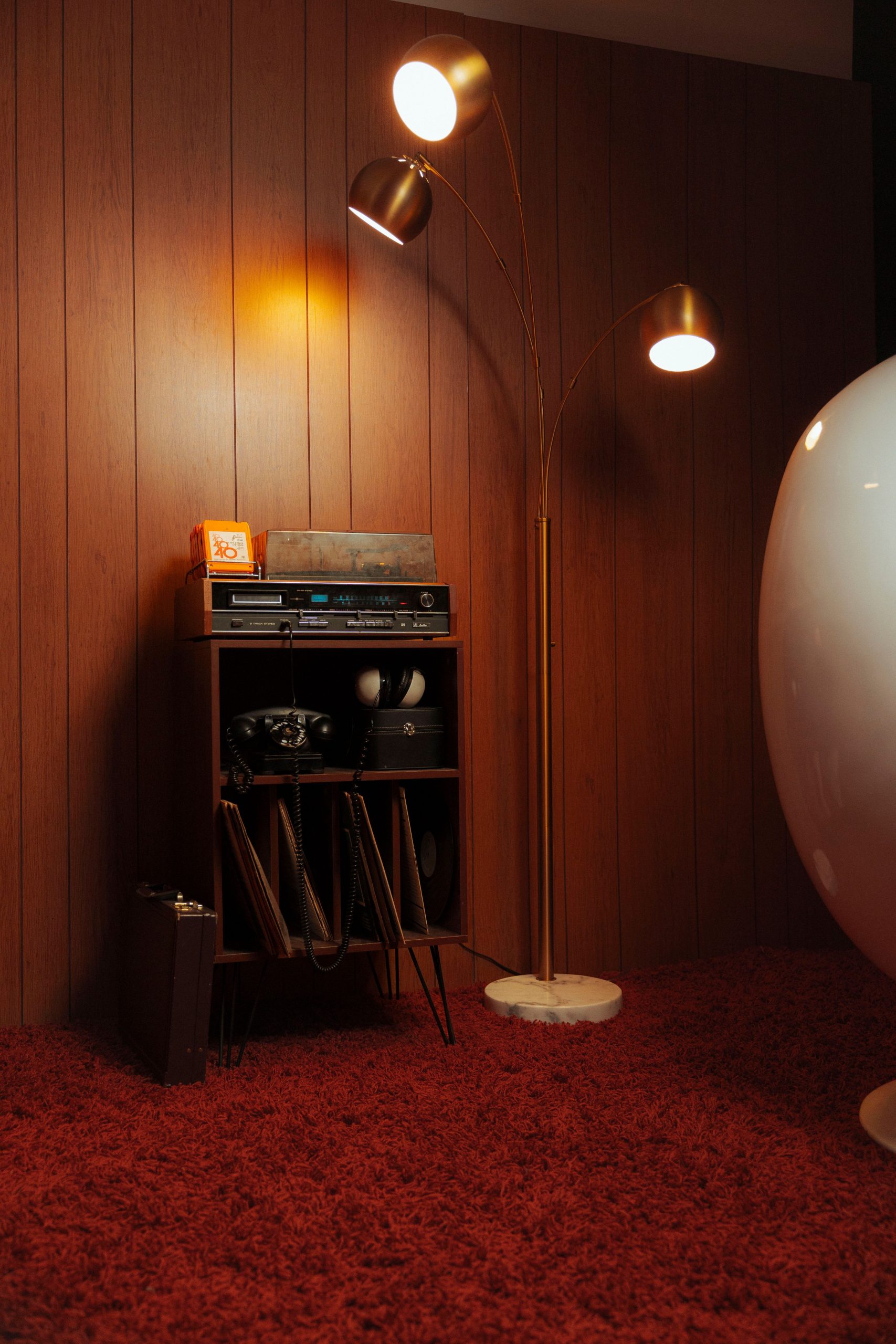 Record Console — Retro Revival 60s-70s