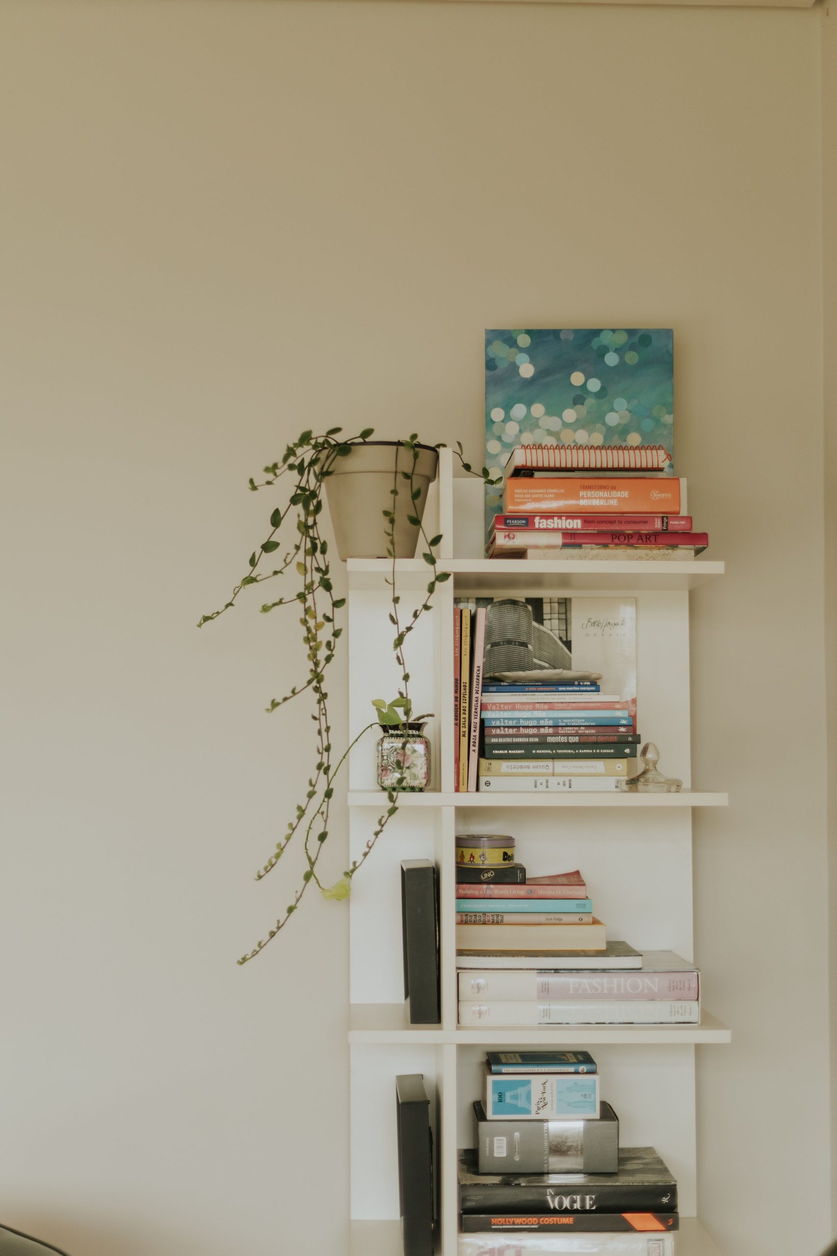 Game-Ready Bookshelf — Game-Ready / Real-Time PBR